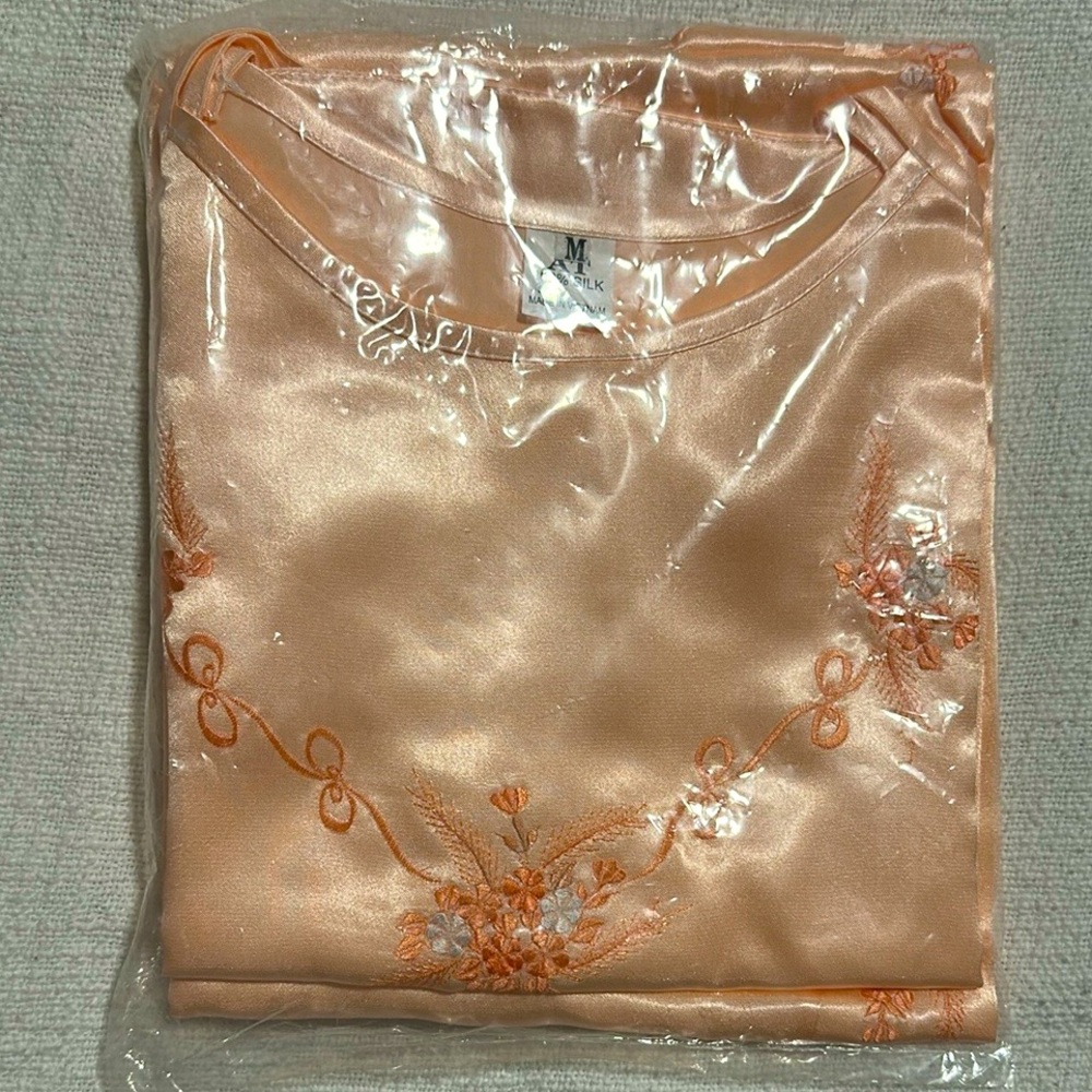 Satin/Silk Nightgown and Robe Set | M - Picture 4 of 16